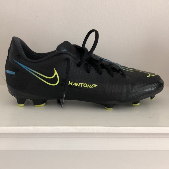 Nike Phantom 6 youth Soccer shoes worn twice - Picture 8 of 13